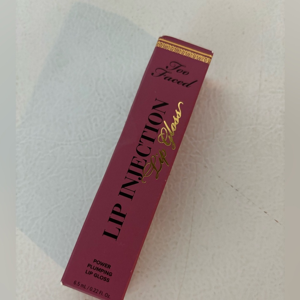 NWT Too Faced Lip Injection Lip Gloss - Pink